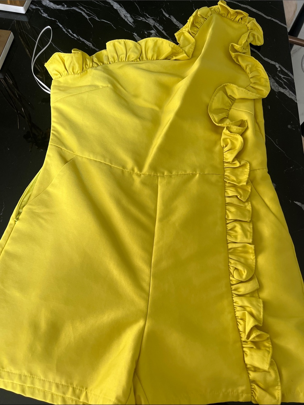 Girls' Yellow Ruffle One-Shoulder Dress Romper